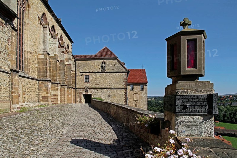 Memorial stone with death lamp