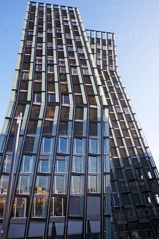 Tanzende Tuerme office building