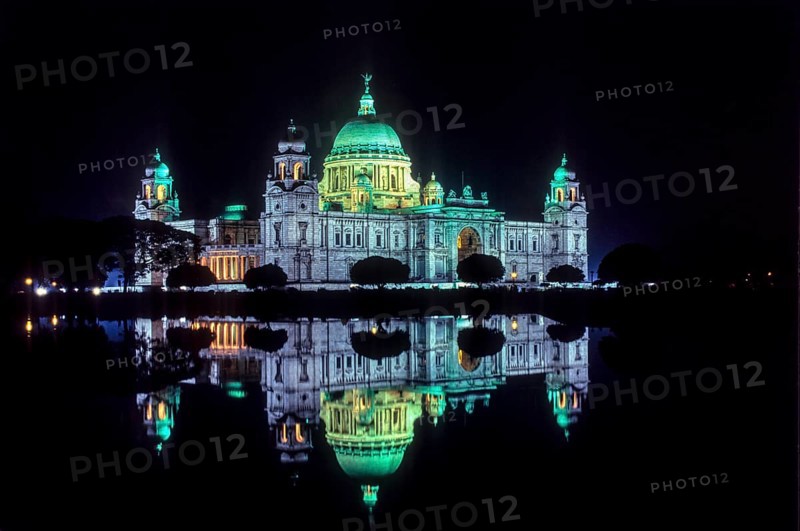 Illuminated Victoria Memorial in kolkata