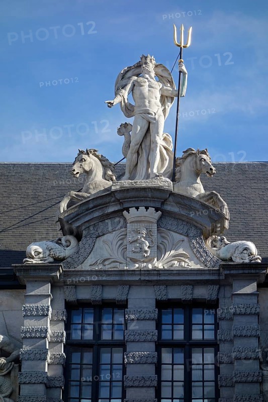 Statue of the Roman god Neptune with trident above the entrance to the Old Fish Market