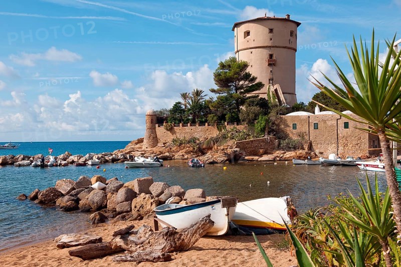 Fortified defence tower