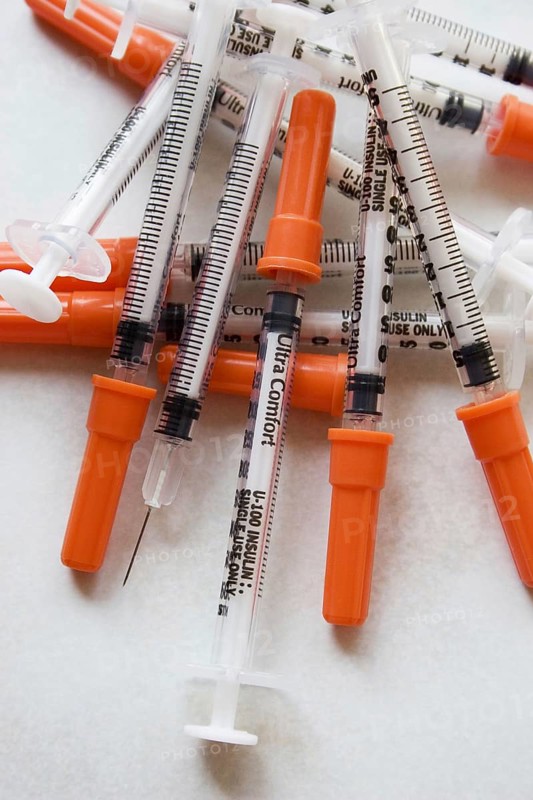 Insulin syringes for diabetic domestic cats