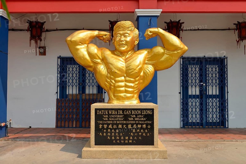 Statue