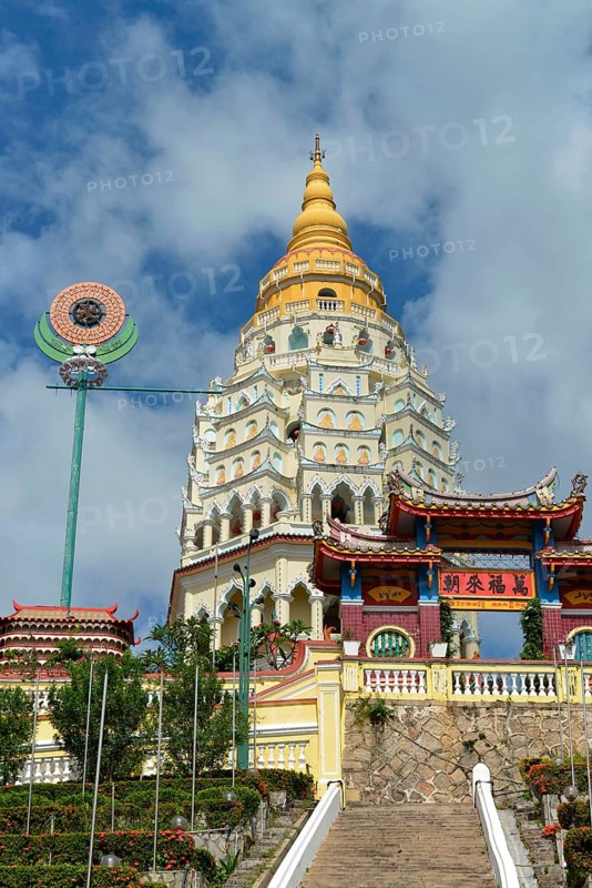 Pagoda of Ten Thousand Buddhas