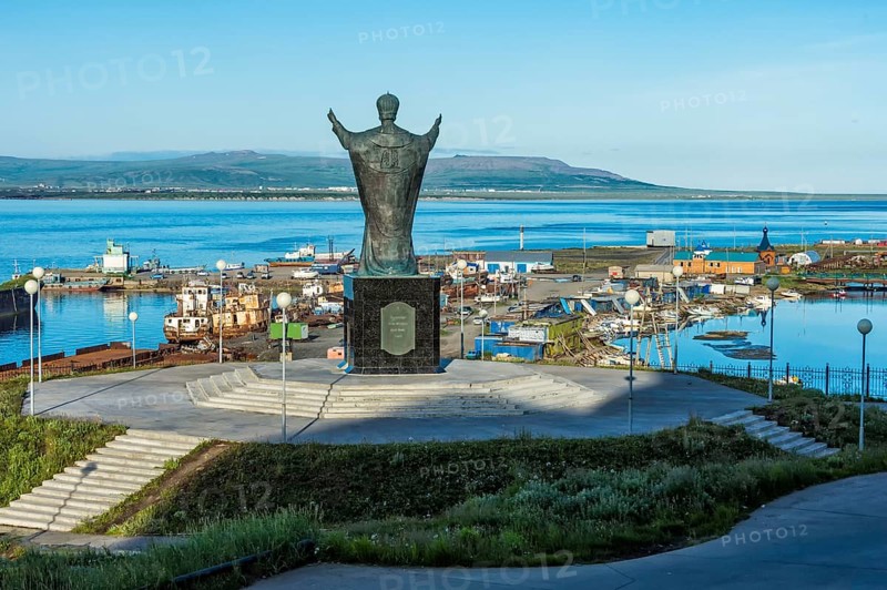 Saint Nicholas statue