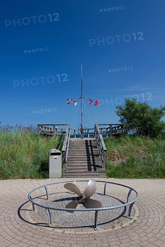 Seamen's monument on the promenade in the seaside resort of Haffkrug