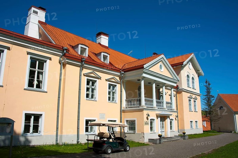 Vihula manor