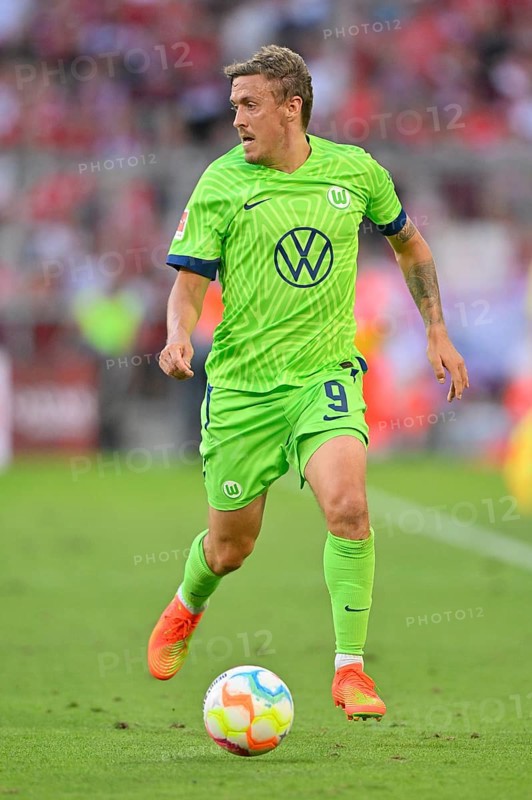 Max Kruse VfL Wolfsburg on the ball