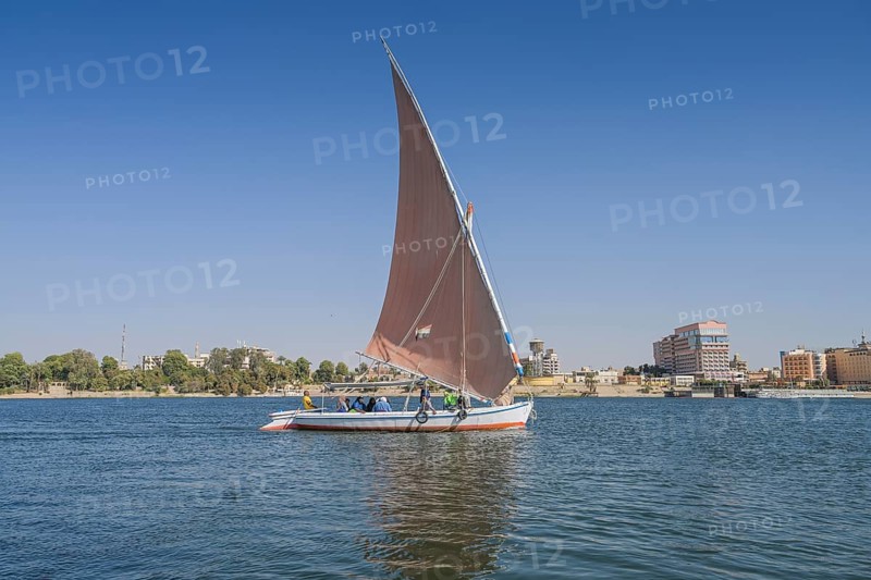 Sailing boat