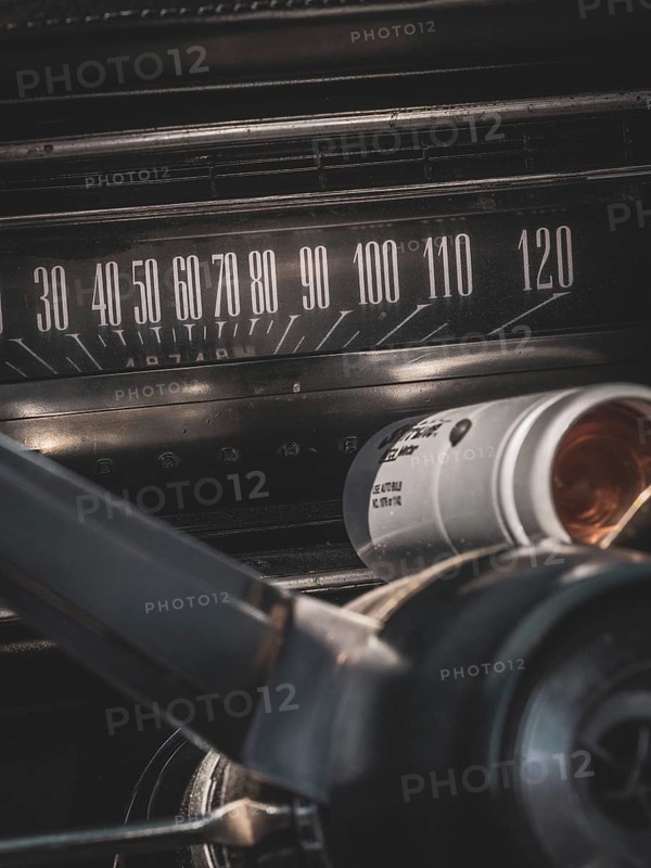 Speedometer of a US classic car