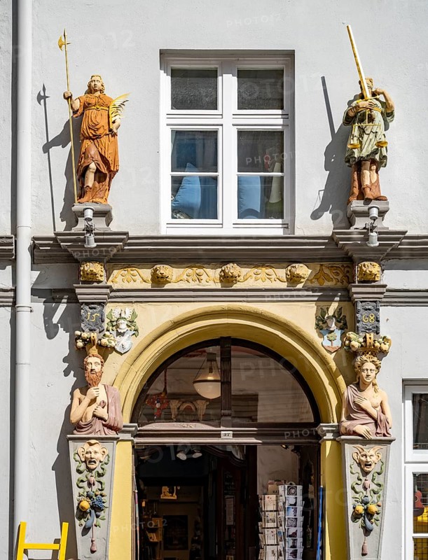 Residence of the Toebing and Mutzeltin council families