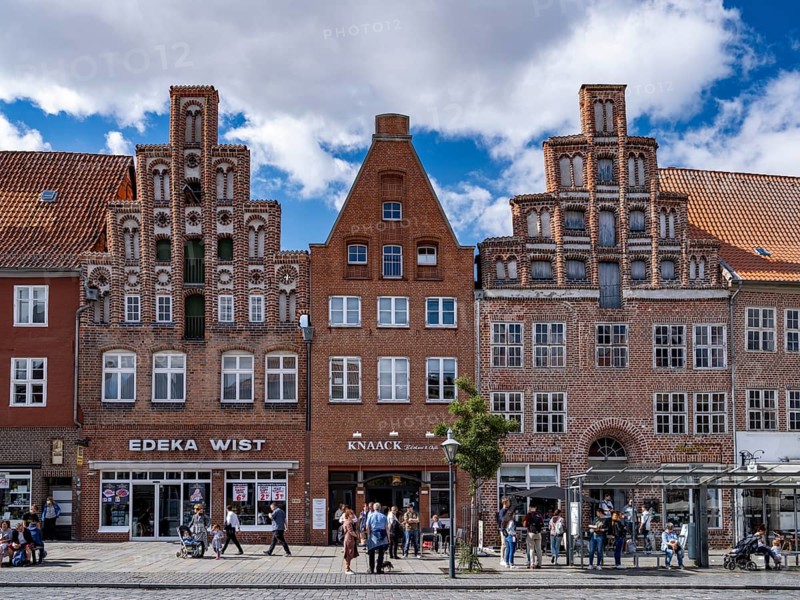 Brick houses on the square Am Sande