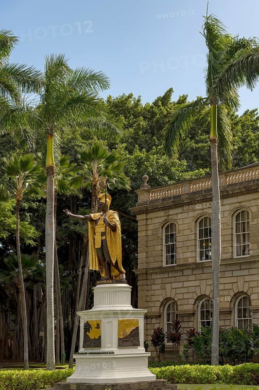 Kamehameha I Statue in front of the Hawaii State Supreme Court