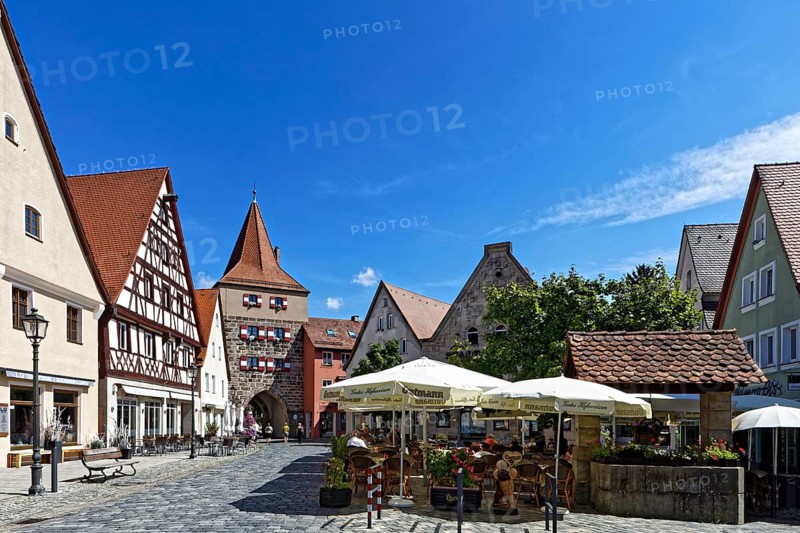Indyllic square with fountain