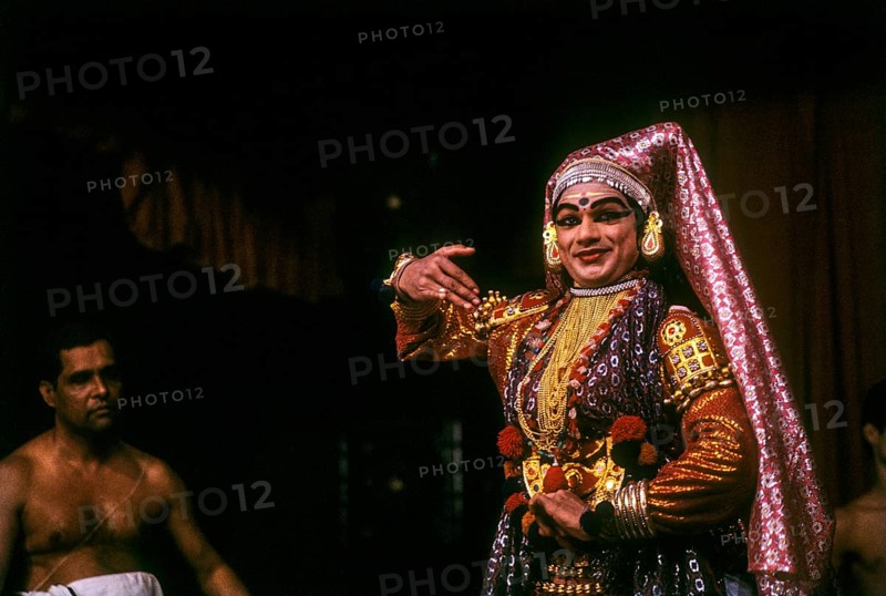 Minukku radiant character the female characters are also performed by men in Kathakali dance