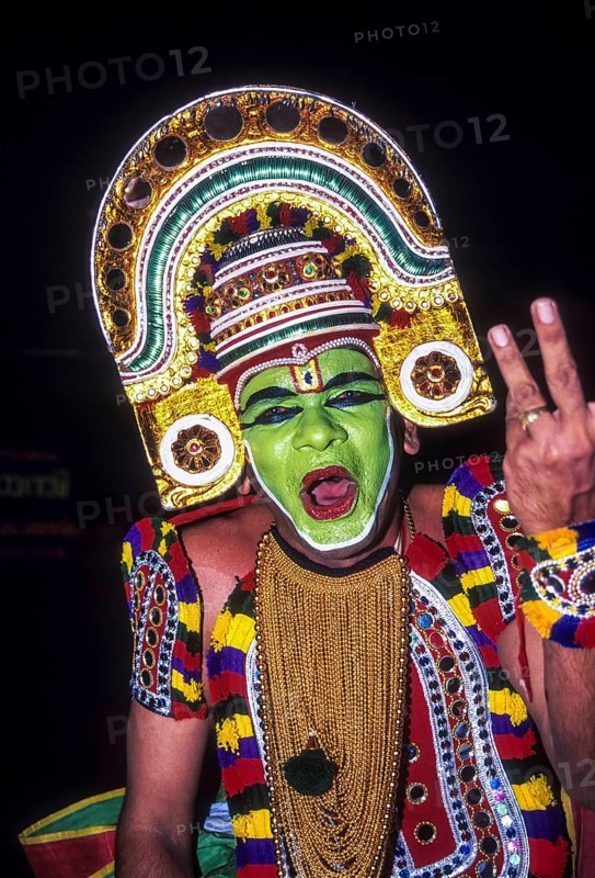 Ottan Thullal or Ottamthullal in Kerala Kalamandalam