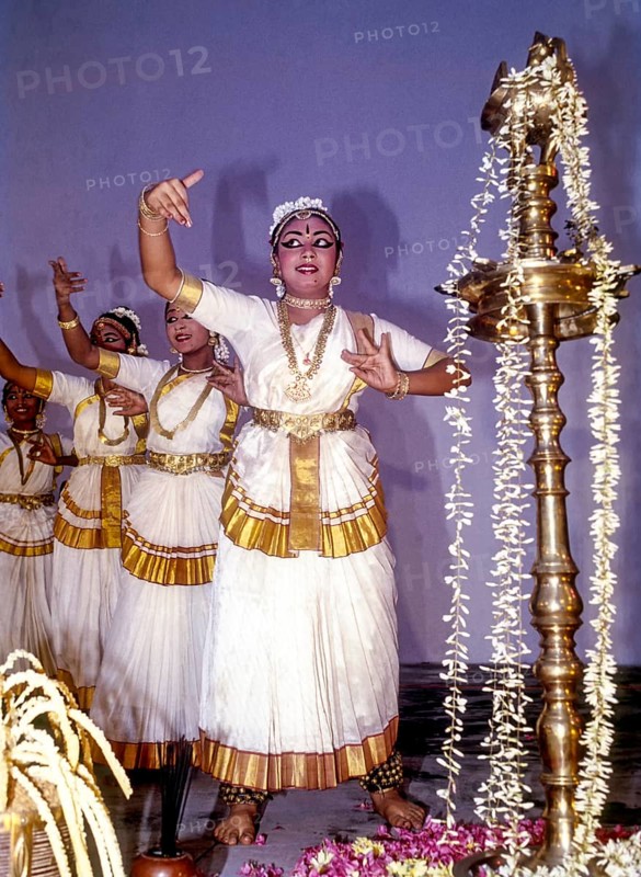 Mohiniyattam Mohiniattam