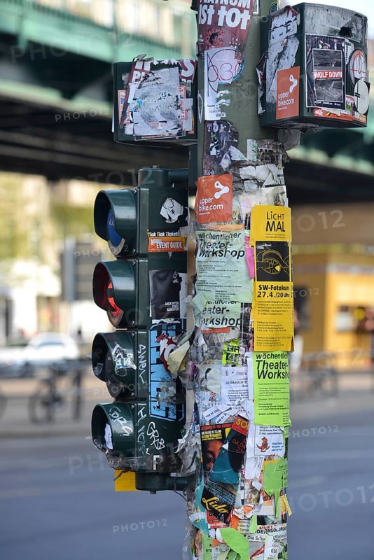 Pedestrian traffic light