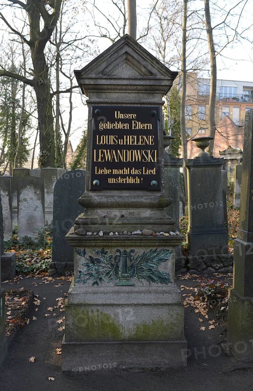 Grave Louis Lewandowski