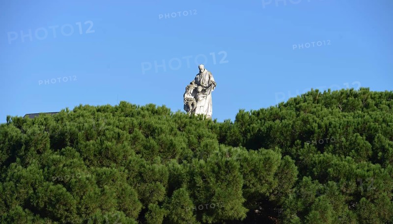 Statue