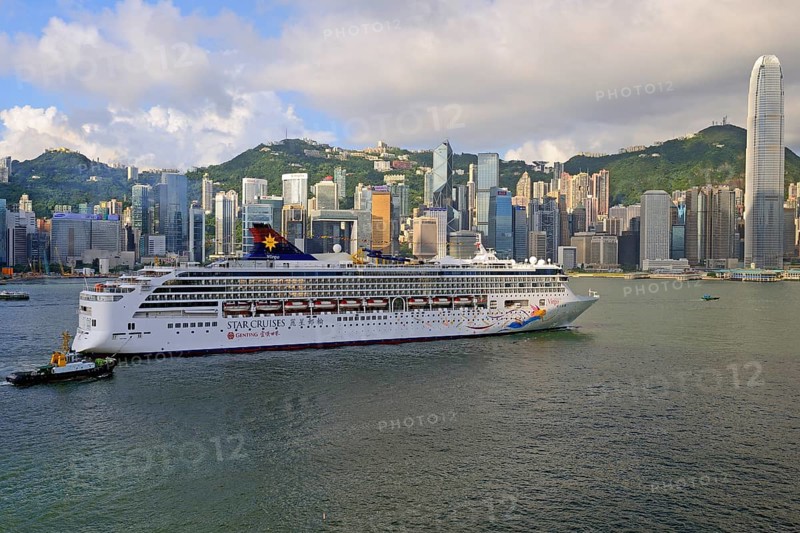 Cruise ship on the Hong Kong River