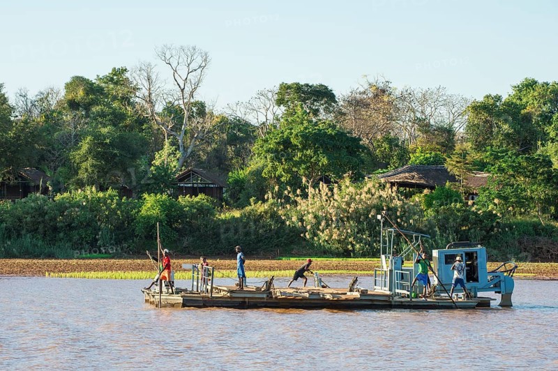 Ferry ride on the Mananbolo River