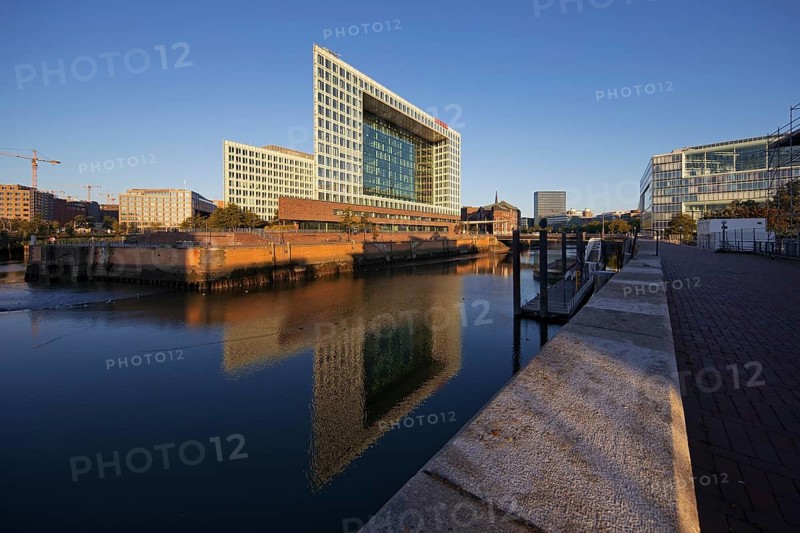 Mirror Headquarters at Ericusspitze