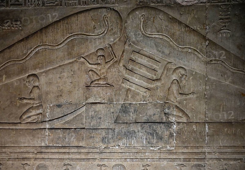 Relief of a supposed light bulb