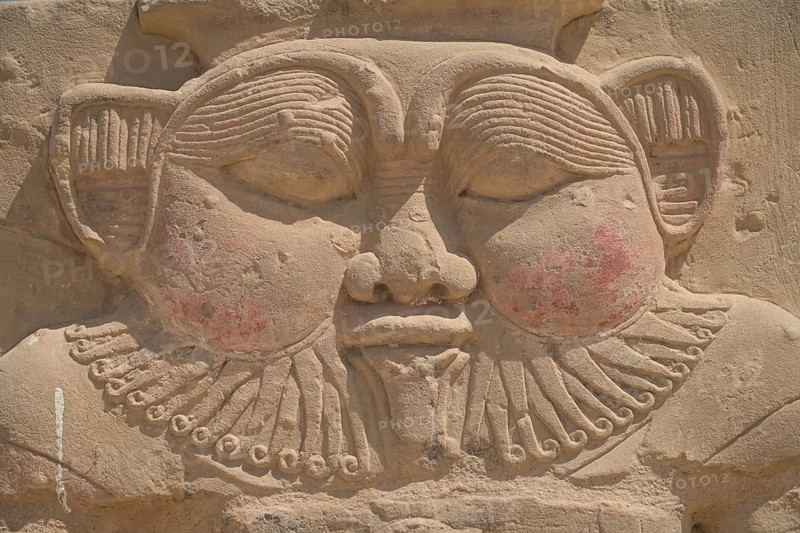 Relief God Bes