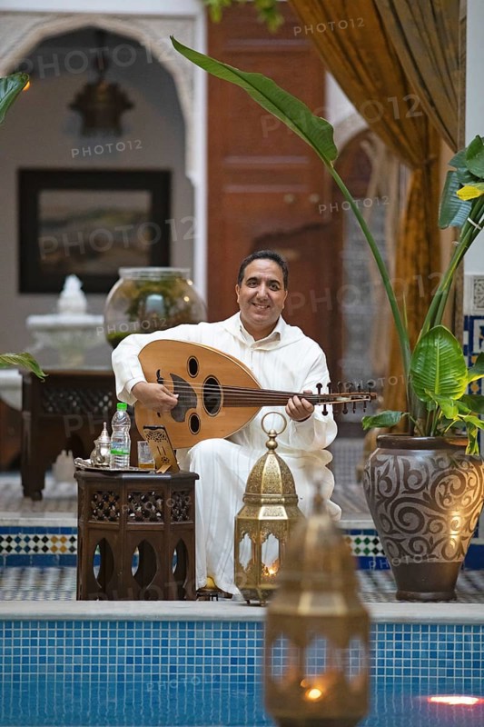 Moroccan oud player at Riad el Amine