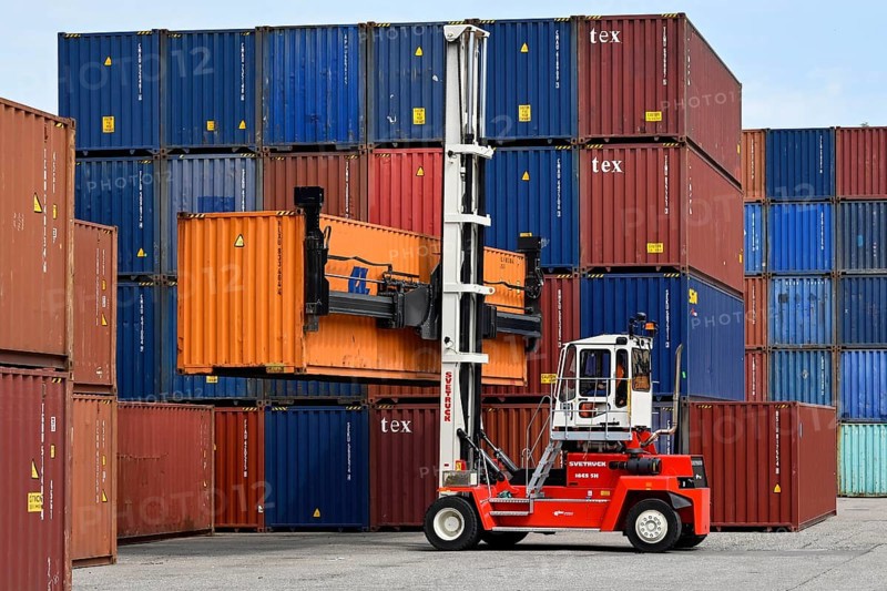 Container stacker