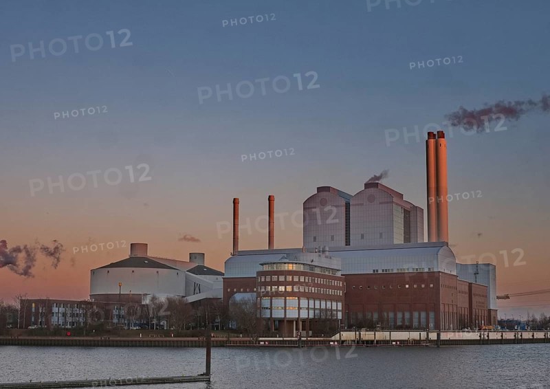The Tiefstack combined heat and power plant at Billwerder Bucht is a coal-fired power plant and gas-and-steam combined cycle power plant and generates electricity and heat
