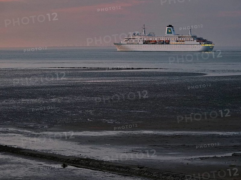 The MS Deutschland passes the mouth of the Elbe into the North Sea in the Wadden Sea National Park