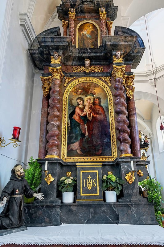 Side altar