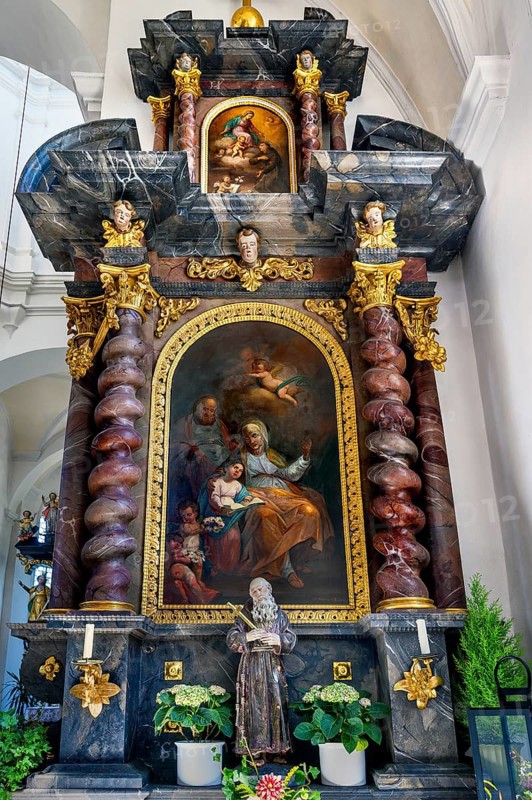 Side altar