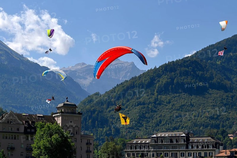 Paraglider Canton flags