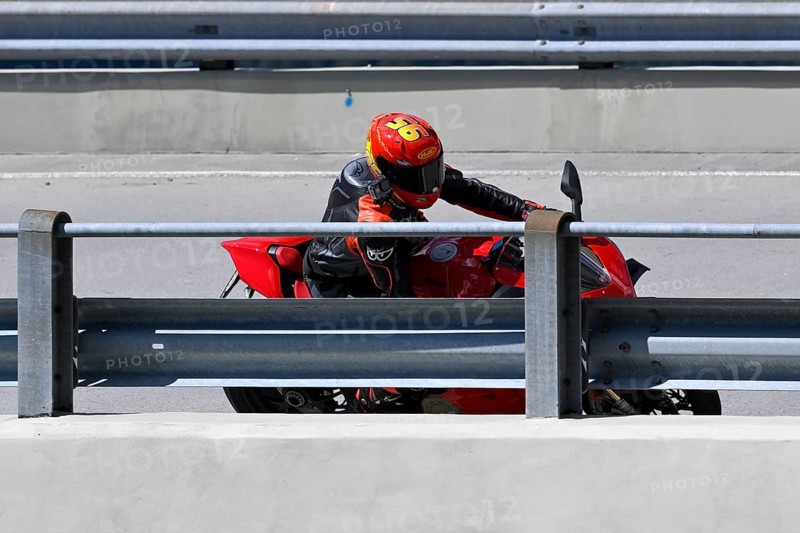 Motorcyclist crash barriers