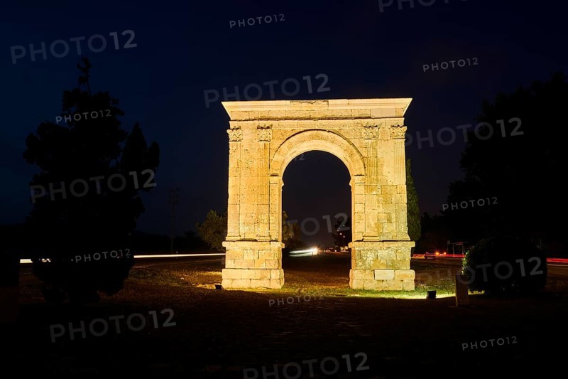 Old roman triumphal arch