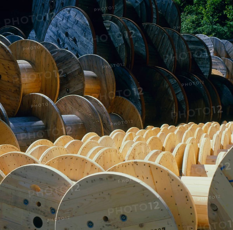 Large cable reel warehouse