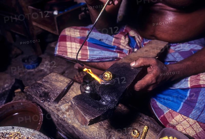 Goldsmith making Mangalya Thali in Chettinad