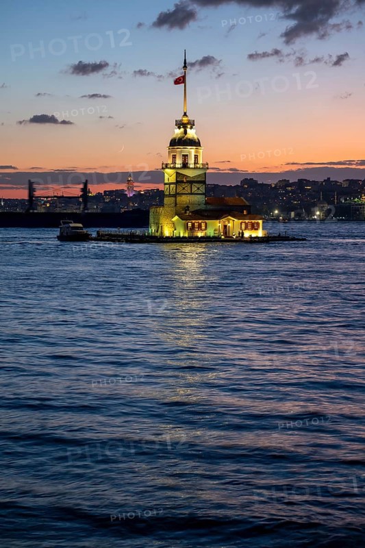 Maiden's Tower at sunset in Istanbul