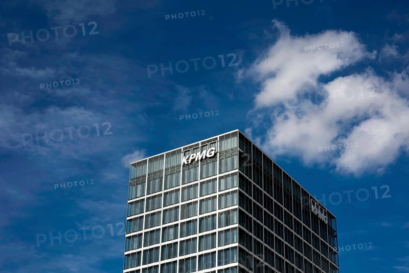 New construction of the KPMG building