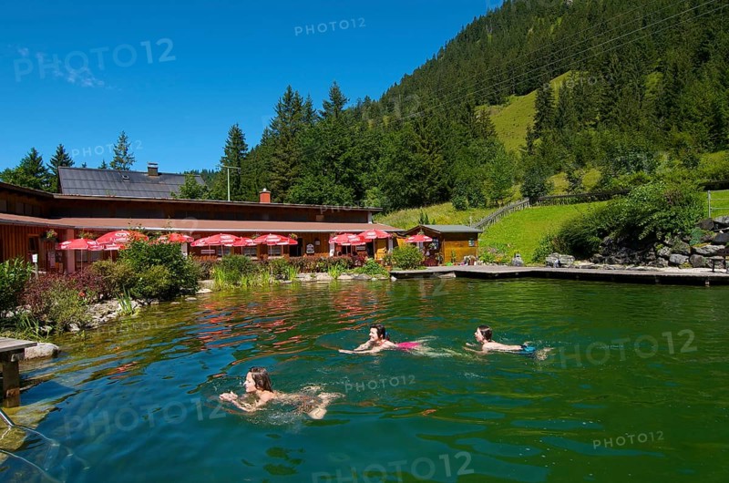 Prinze Gumpe outdoor pool