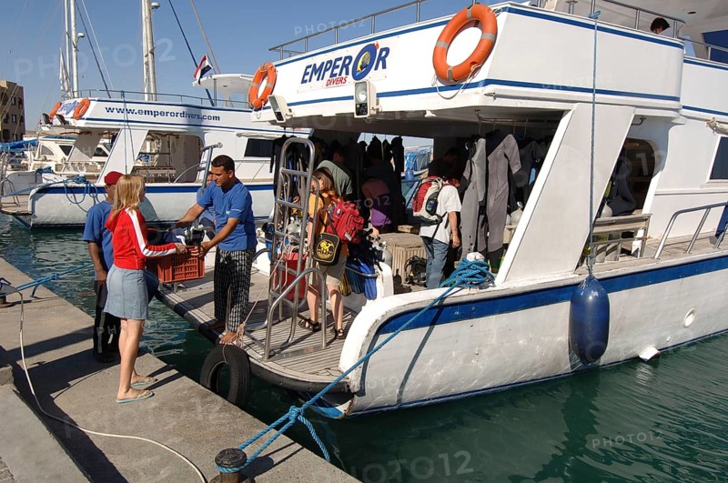 Diving boat