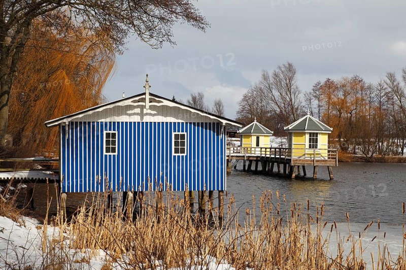 Bathing jetty with bathing hut