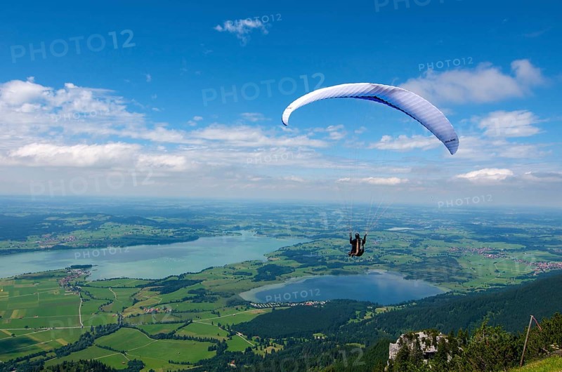 Hang glider on Tegelberg