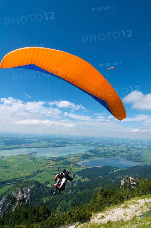 Hang glider on Tegelberg