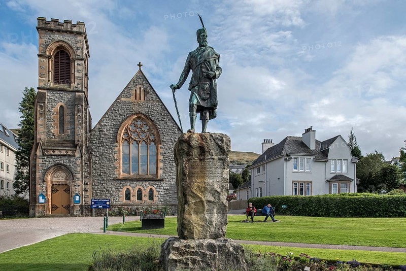 Donald Cameron of Lochiel statue in front of the Church of Scotland in Fort William