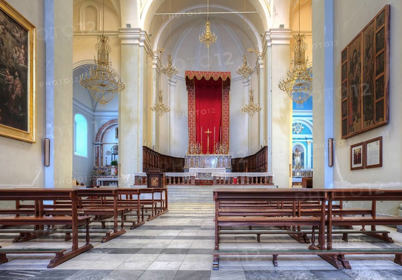 Interior side altar
