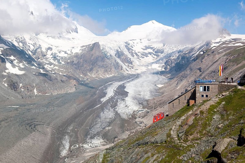 Glacier lift to the Pasterze